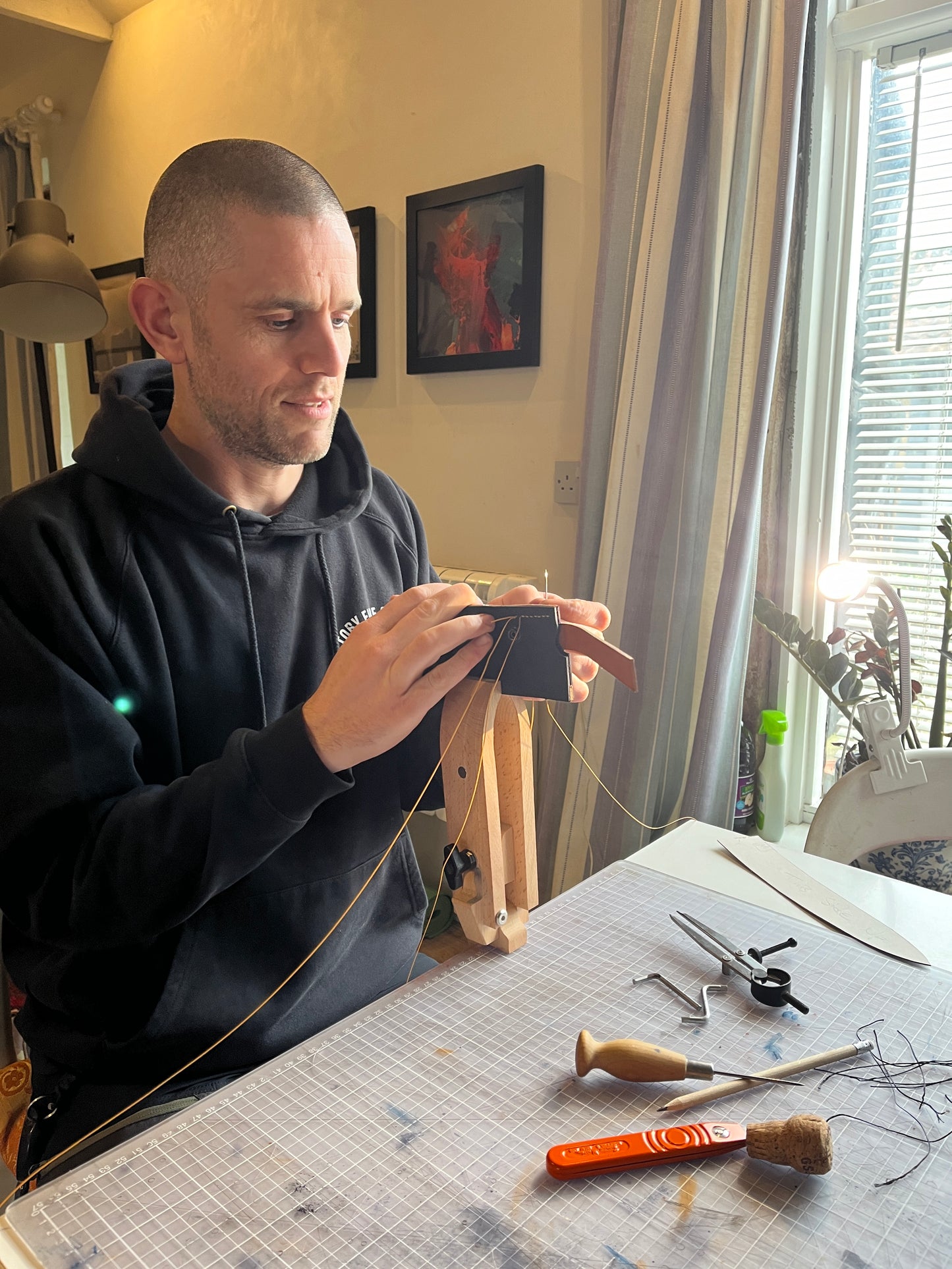 LEATHER KNIFE SHEATH MAKING COURSE